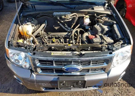 2009 Ford Escape Xlt from USA, damaged, VIN 1FMCU03709KC58641